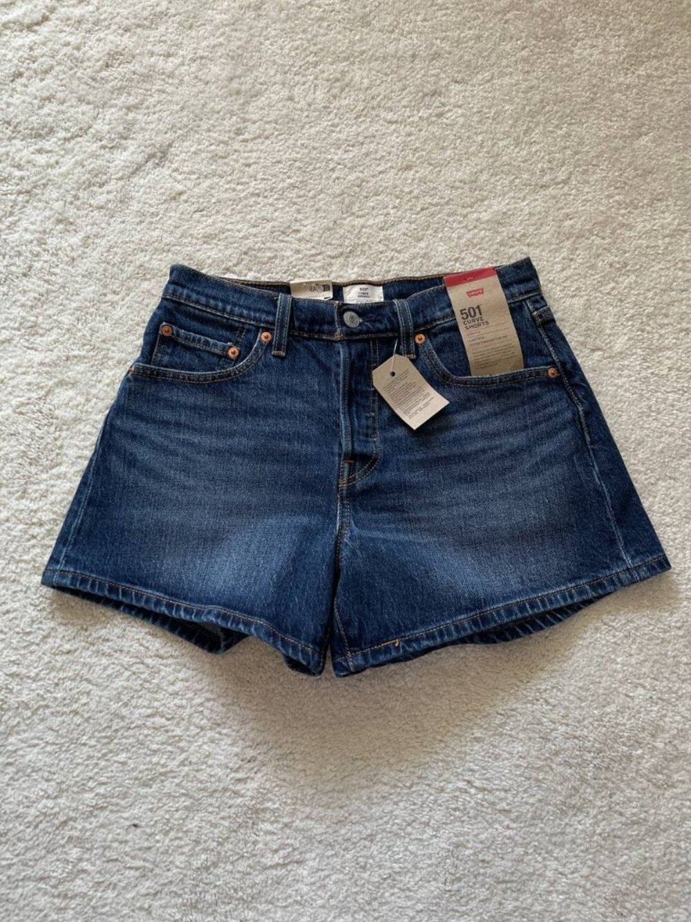 NWT Levi's 501 Mid Rise Curve Women’s Denim Shorts Size 28